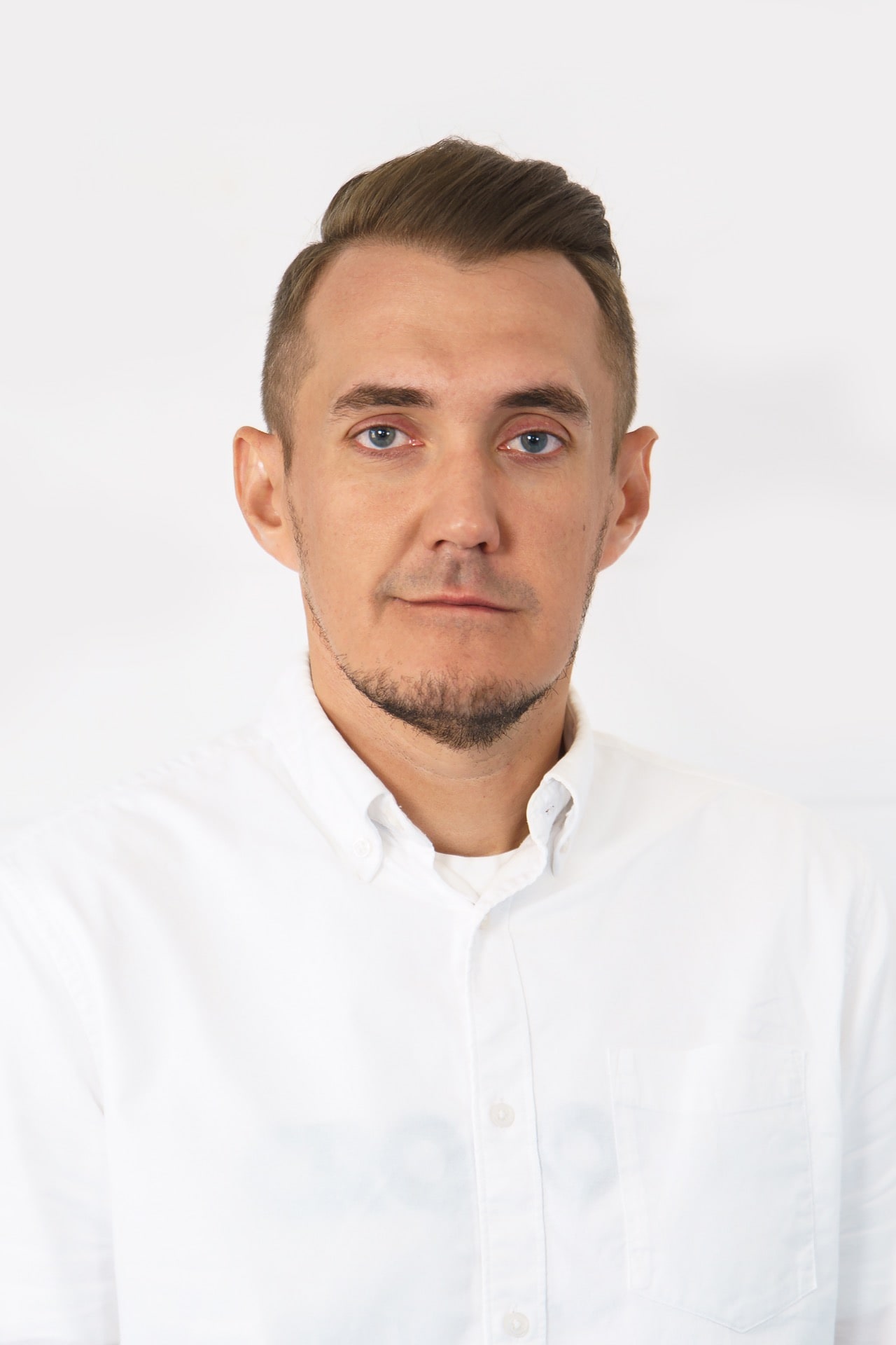 Горлов Павел Юрьевич - Заместитель руководителя по работе с клиентами. Осуществление первичного консультирования